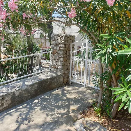 4m Apartment